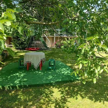 Apartament Зелена Вілла -Басейн,Тераса, Квіти, Сад